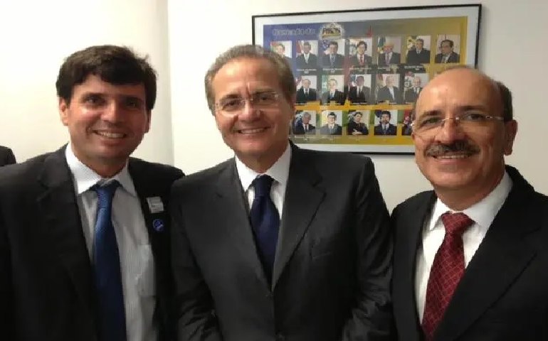 Em defesa de Ronaldo Lopes, senador Renan reage contra Beltrão em Penedo