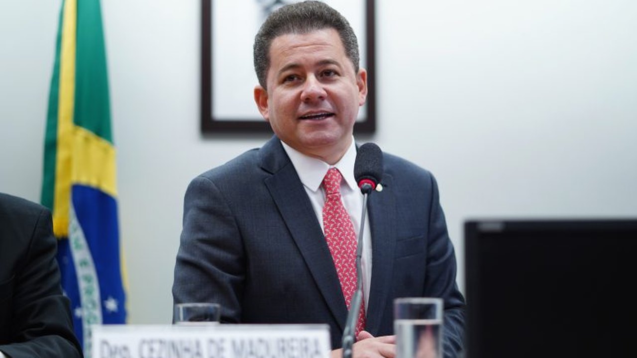 Comissão aprova proposta que amplia número de estações de rádio e TV permitidas por empresa