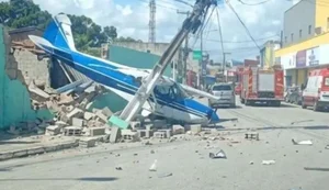 Foto de suposto acidente assustou moradores da cidade, mas trata-se de inteligência artificial. Foto: Reprodução/IA.