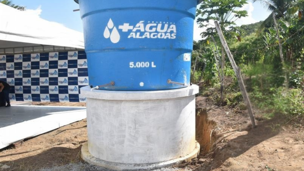 Governo de Alagoas garante água para 252 famílias em Poço das Trincheiras