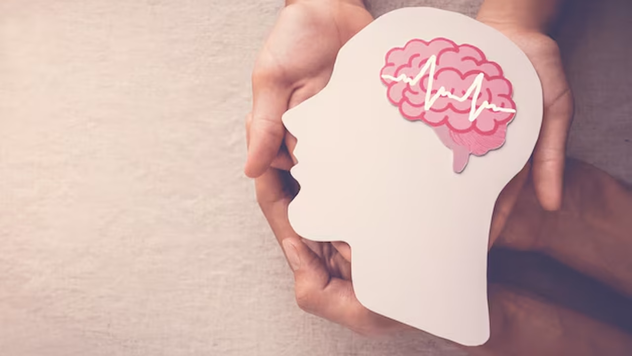 Estudo relaciona horas excessivas de sono a níveis elevados de proteína tau, associada ao Alzheimer