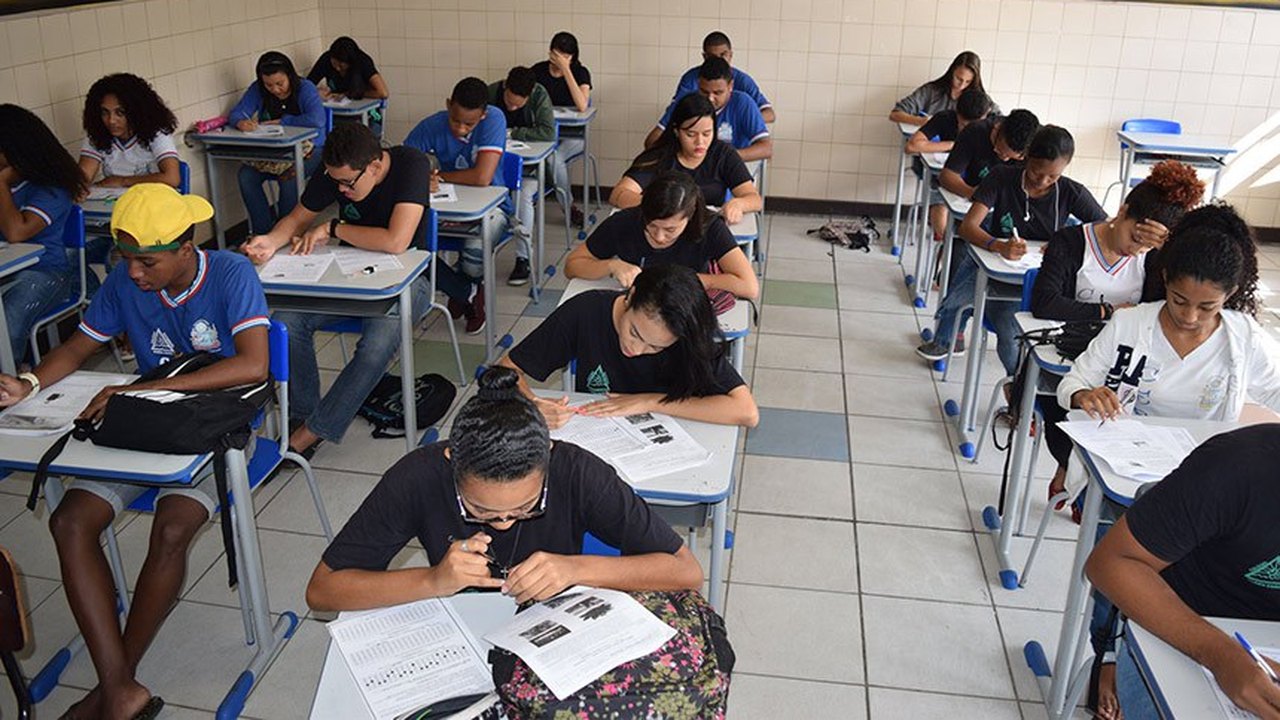 Especialistas defendem metas realistas e financiamento adequado em novo PNE