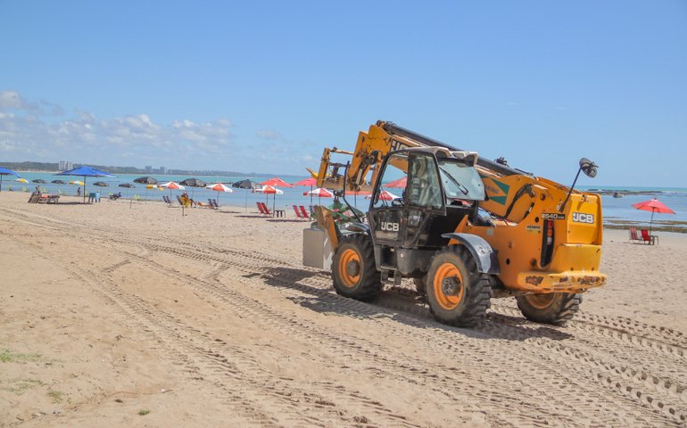 Prefeitura inicia obra de contenção marítima da orla da Maceió
