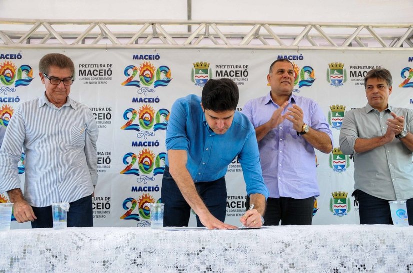 Rui assina ordem de serviço para centro poliesportivo em Maceió