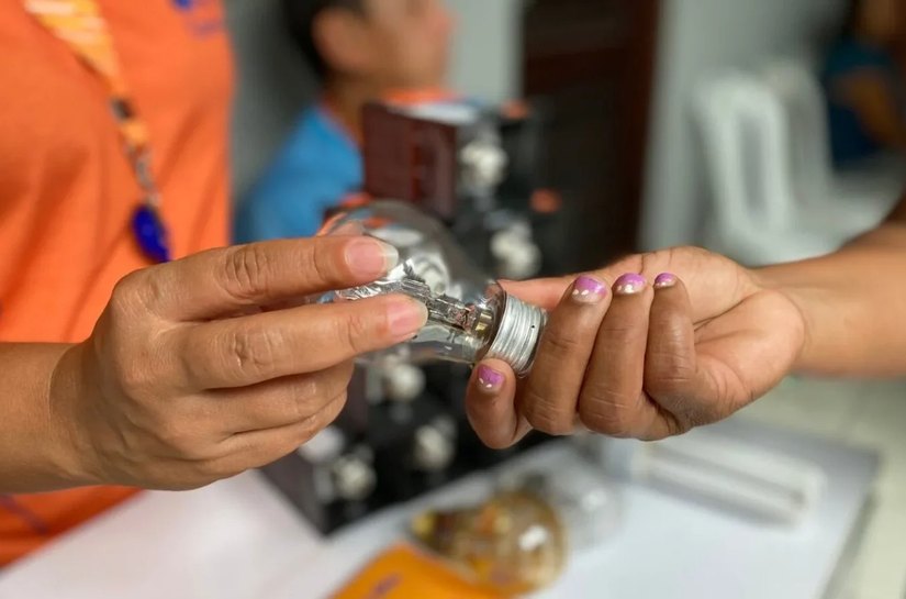 Equatorial realiza sorteio de geladeiras e leva serviços gratuitos para moradores de Maceió