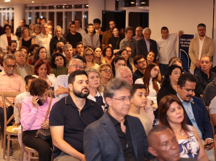 Livro de Rubens Berredo propõe liderança como prática de vida