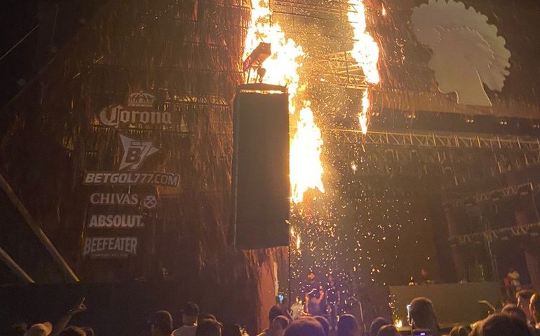 No litoral Norte, incêndio destrói palco de casa de show; restante do evento foi cancelado