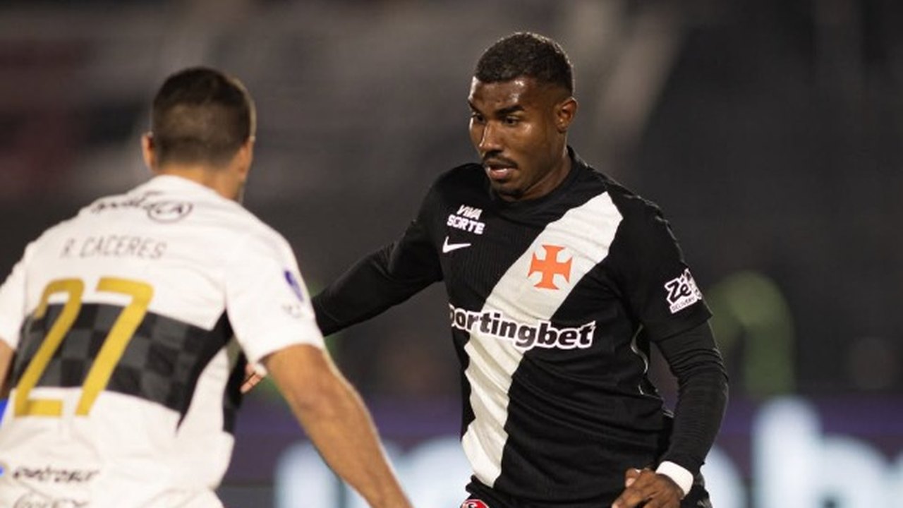 Vasco vira, goleia o Olímpia e avança nas quartas da Sul-Americana