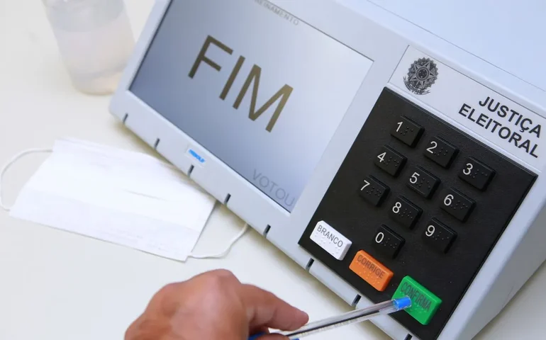 Esquivar-se de ir aos debates e entrevistas é antidemocrático e desrespeitoso com o eleitor