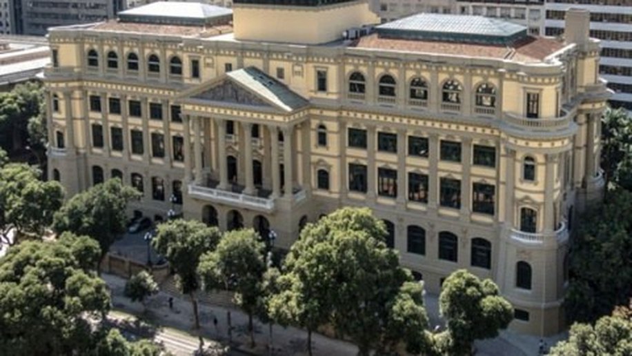 Biblioteca Nacional lança edital para ajudar autores brasileiros a publicar no exterior