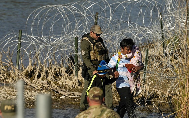 Feitas por Biden, deportações de imigrantes para América Latina quebram recorde de Trump, diz mídia