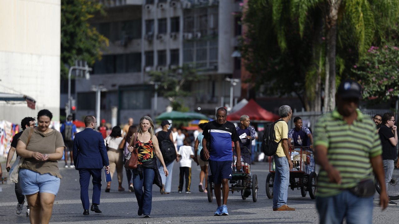 Crescimento populacional caiu para 0,37% em 2026, estima IBGE