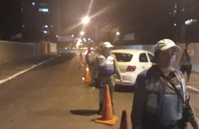 Lei Seca recolhe CNHs, flagra inabilitados e registra 34 Autos de Infrações