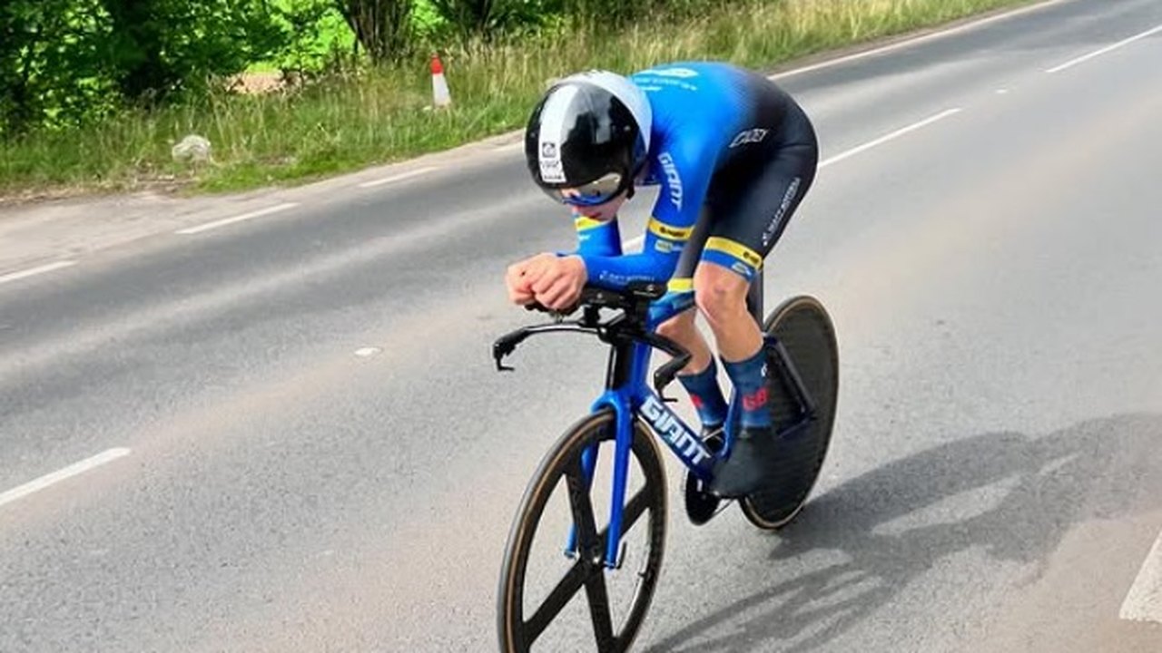 Quem era o ciclista britânico de 19 anos que morreu em acidente na Volta de Portugal
