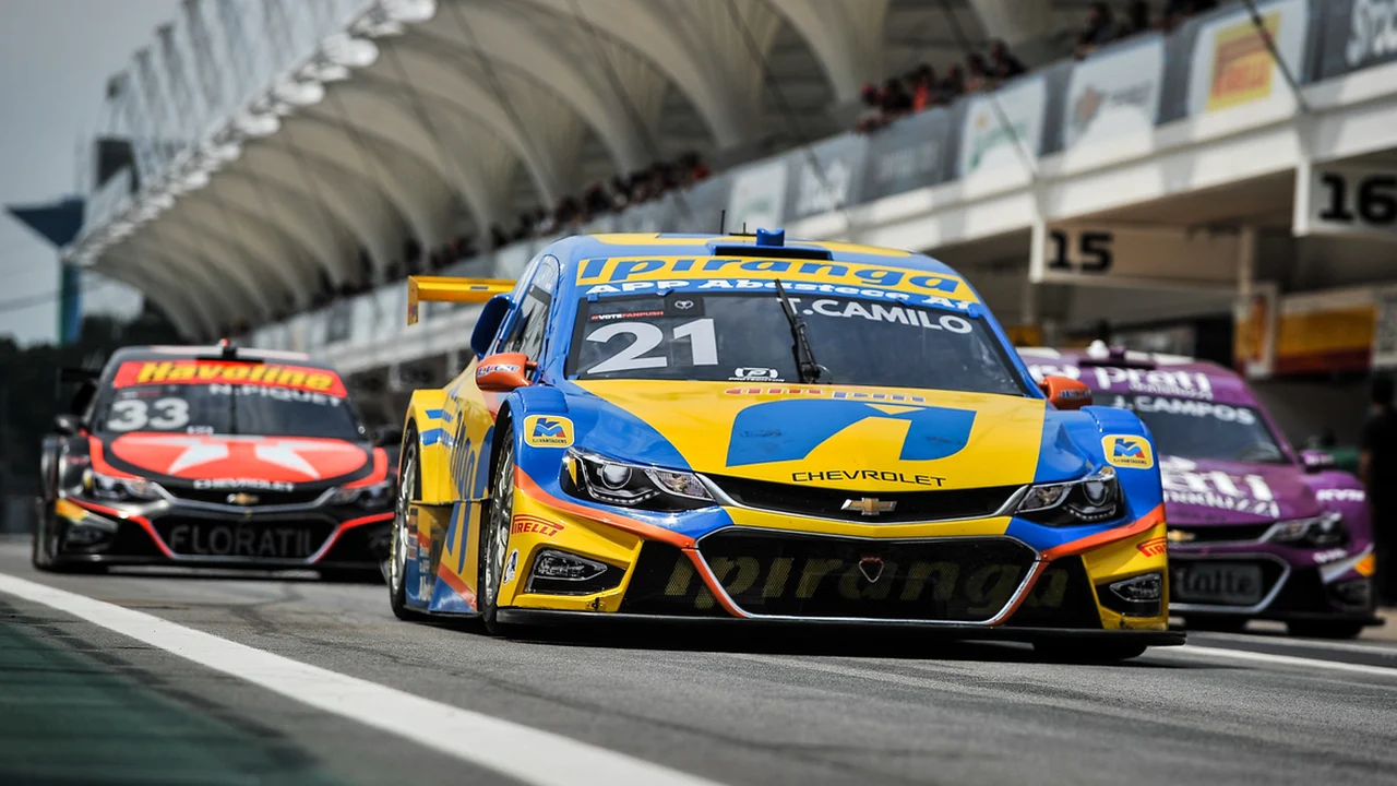 Ricardo Maurício passa Cacá Bueno, segura Massa e garante dobradinha da Eurofarma na Stock Car
