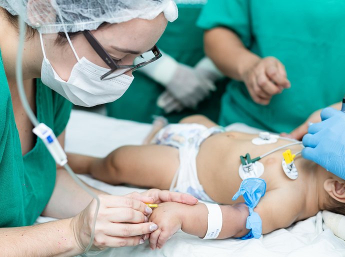 Pediatra da Sesau orienta sobre a importância do Método Canguru na redução da mortalidade infantil