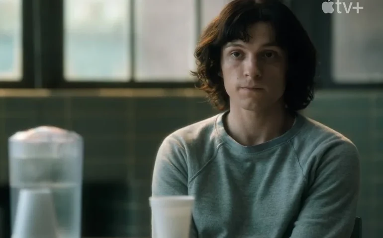 Tom Holland lança cerveja sem álcool dois anos depois de estar sóbrio