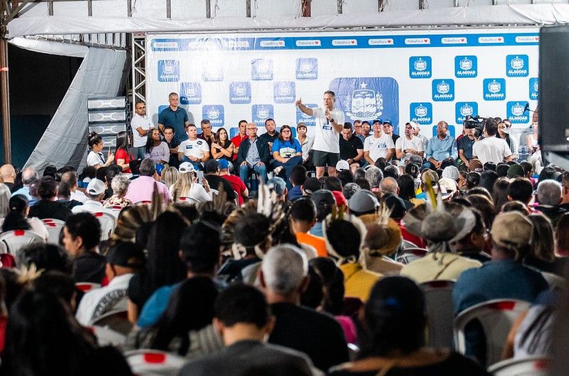 Renan Filho destaca programa que levou desenvolvimento e asfalto a mais de 85 povoados de AL