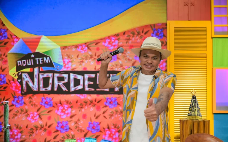 Frank Aguiar recebe Bernadete França em seu programa na TV Aparecida