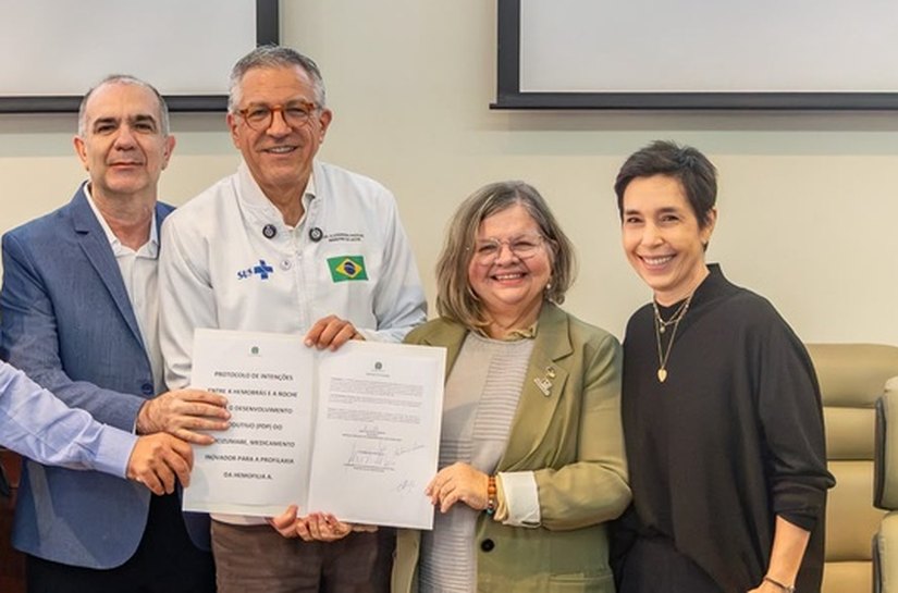 Brasil firma acordo para ampliar produção de imunoglobulina, medicamento para doenças do sangue