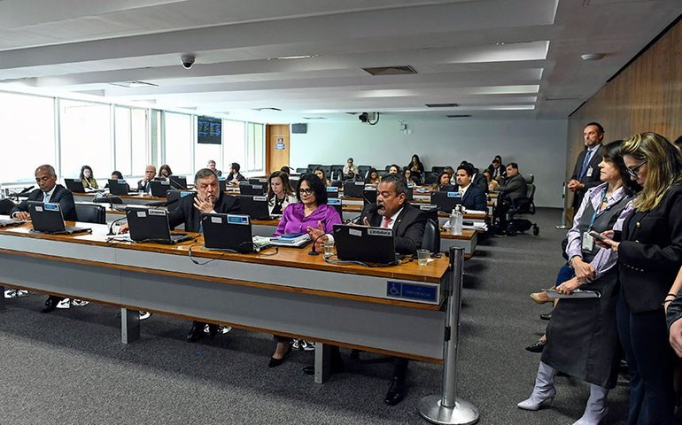 Cidade com mais de 100 mil habitantes deve ter Delegacia da Mulher, aprova CDH