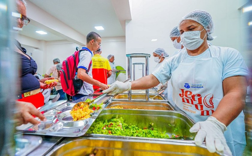 Restaurante popular de Arapiraca serve 2 mil refeições por mês