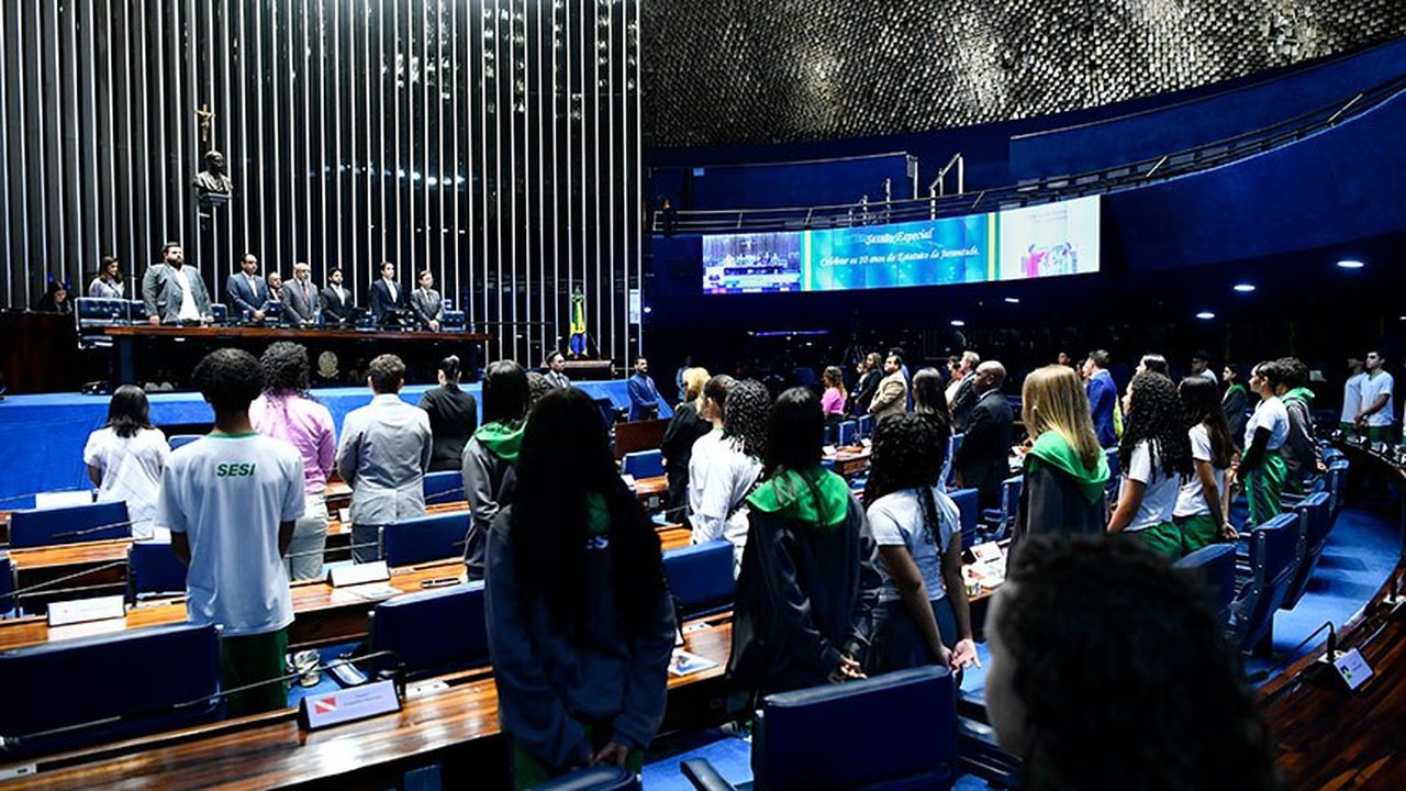 Sessão especial celebra os 10 anos do Estatuto da Juventude