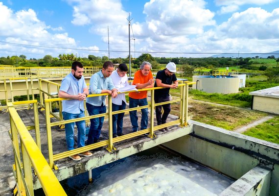 Especialista faz visita técnica à principal estação de tratamento do Sertão