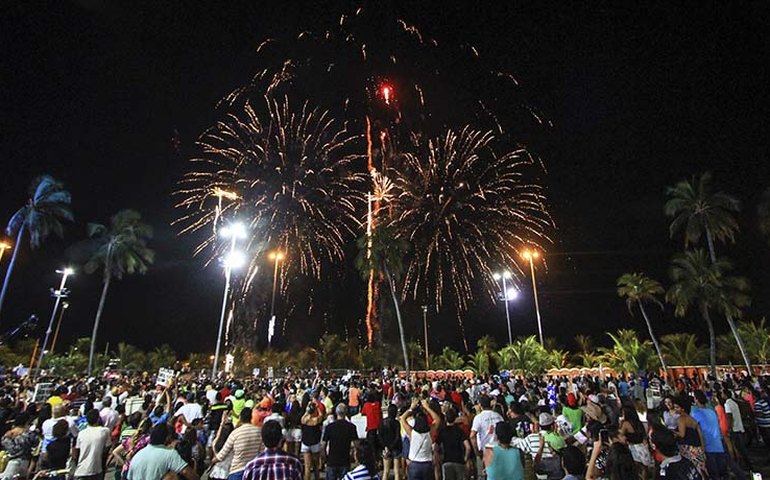 Maceió: Réveillon 2016 terá show piromusical na orla de Ponta Verde