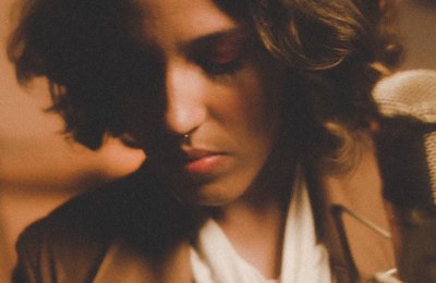 Conheça “Sessão Matiz”: novo álbum da cantora alagoana LoreB