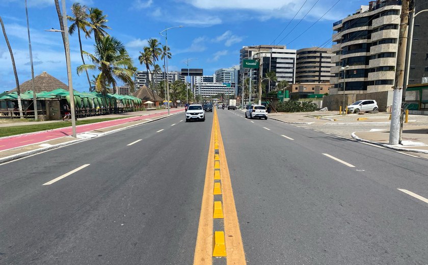 DMTT retoma instalação de segregadores na orla de Maceió