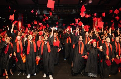 · iFood investe cerca de R$ 5 milhões para entregadores concluírem o Ensino Médio