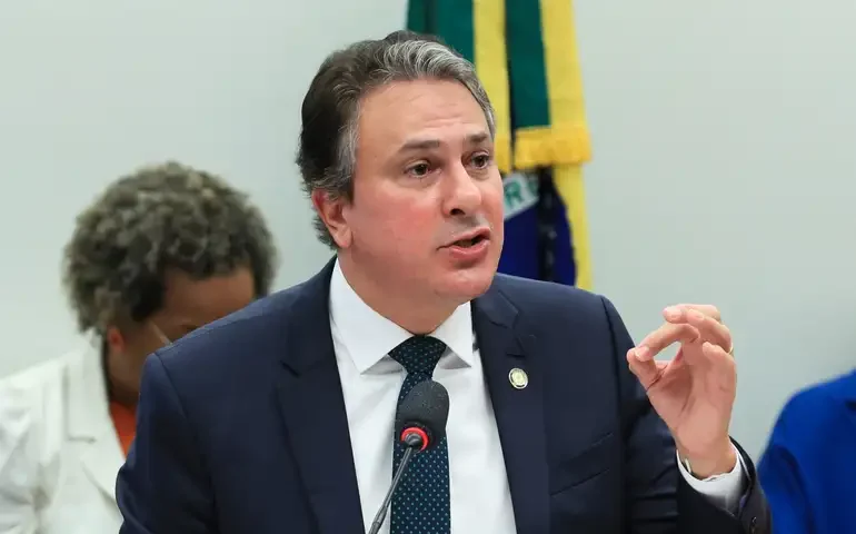 Governo Lula e PT devem refletir e investigar sentimento das pessoas, diz Camilo Santana