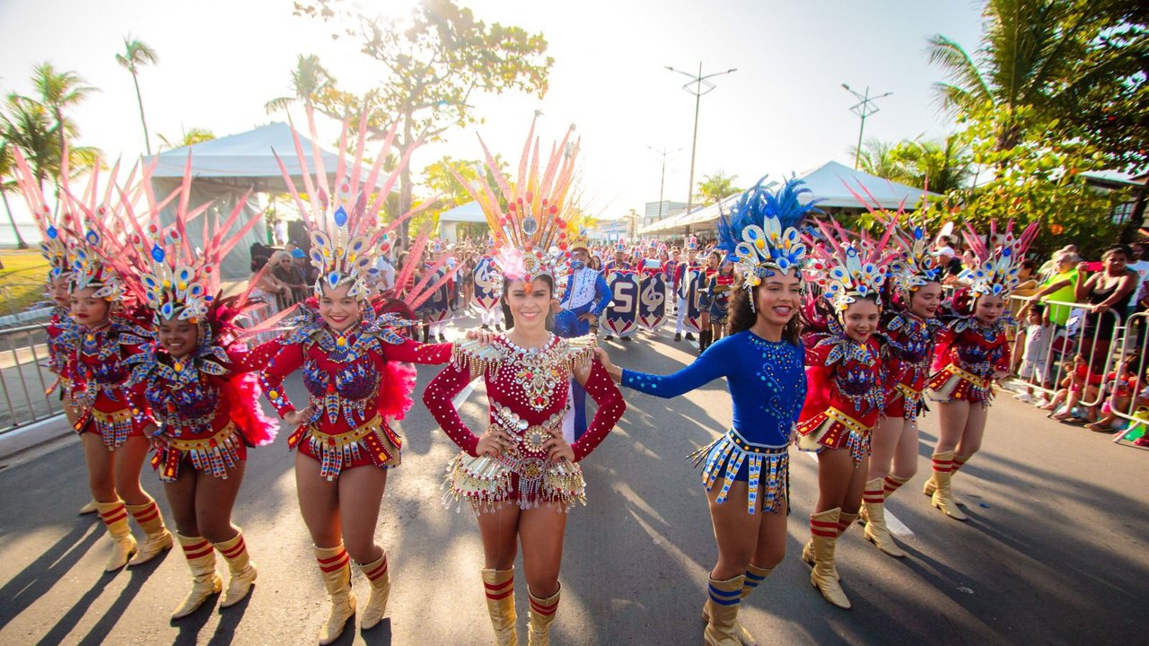 Desfile estudantil celebra os 207 anos de Emancipação Política de Alagoas