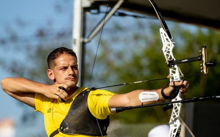 Marcus D'Almeida conquista o bronze na etapa de Paris da Copa do Mundo de tiro com arco