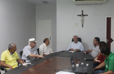 Prefeitura de Arapiraca buscará novos recursos para melhorar produção e mercado de hortaliças