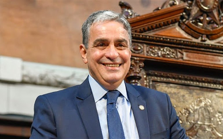 Presidente da Alerj, André Ceciliano, confirma que está com covid-19