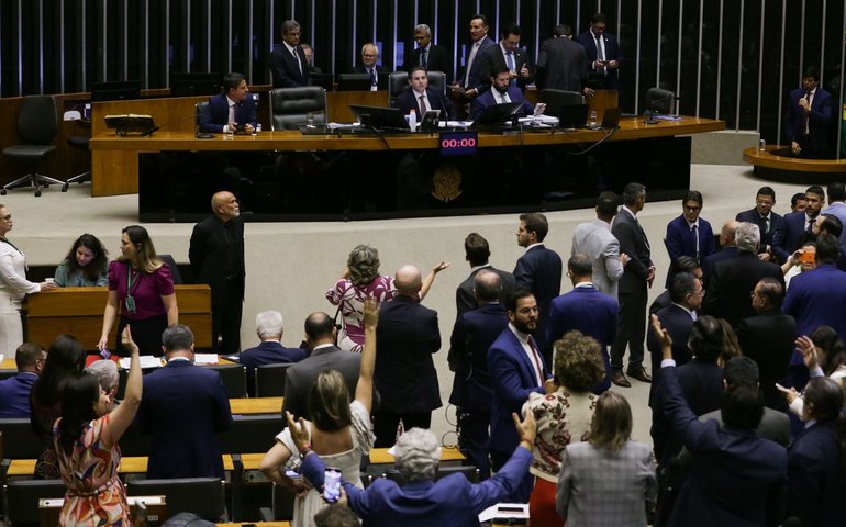 Motta anuncia votação de urgência para projeto de anistia a golpistas