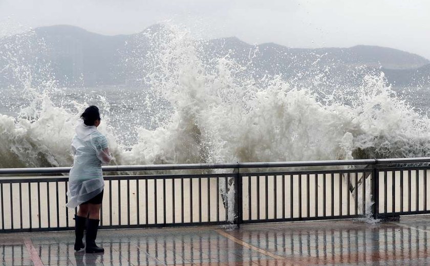 Tufão causa 3 mortes em Macau e inundações em Hong Kong