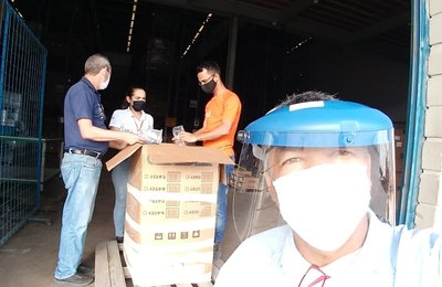 Indústria alagoana doa 2.200 protetores faciais ao governo do Estado e ao HU