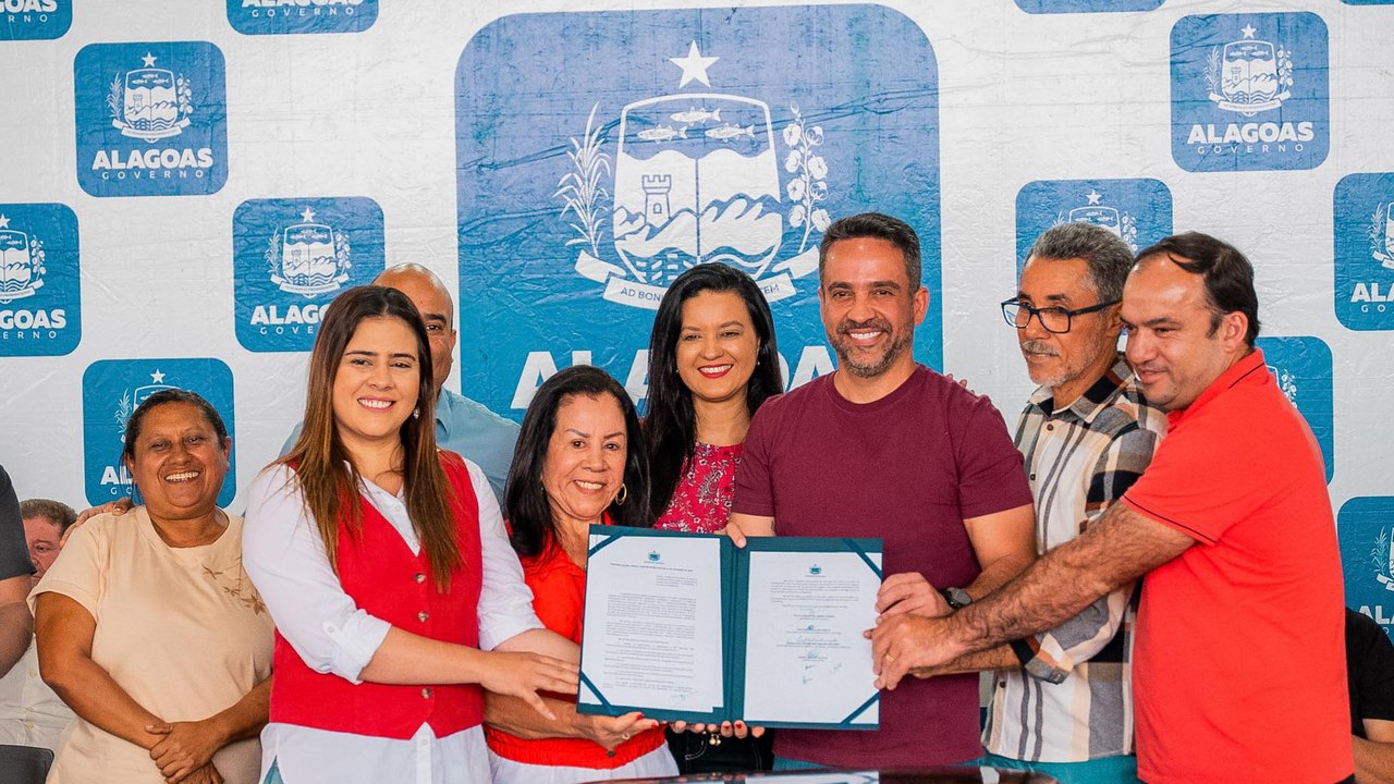 Na Expobacia Leiteira, Paulo Dantas lança programa e assina termo de fomento ao cooperativismo alagoano