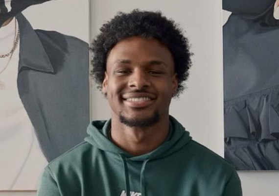 Mãe de Bronny James chora ao ver filho draftado pelos Lakers e zoa: 'LeBron está dormindo com a mãe do colega'