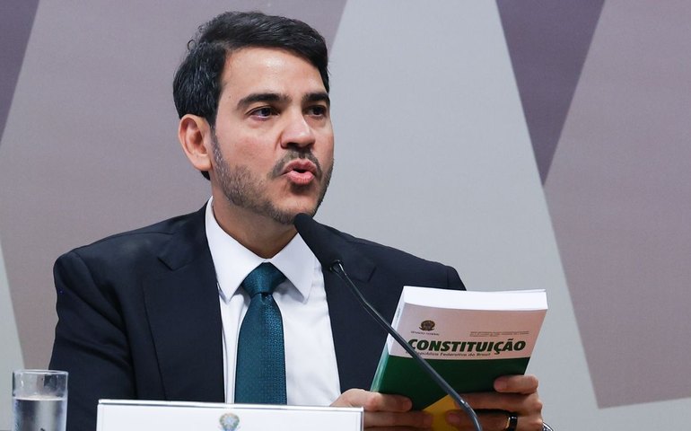 Messias defende autocontenção do STF em pautas polêmicas