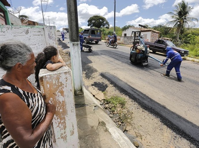 Pró-Estradas chega a Feira Grande e garante desenvolvimento