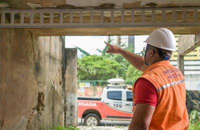 Quando a população deve acionar a Defesa Civil de Maceió? 