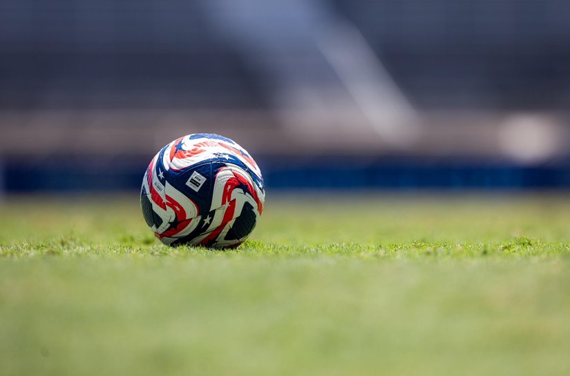 Selaj inicia tratamento anual do gramado do Estádio Rei Pelé visando a temporada 2026