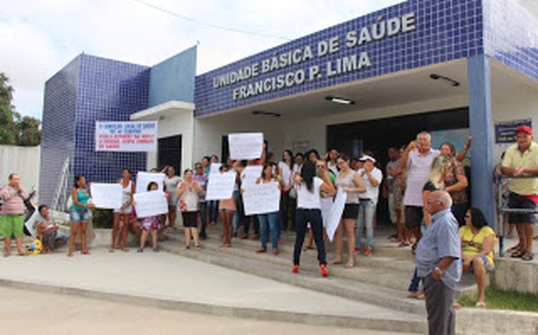 Mudança de direção de UBS gera protesto em Arapiraca