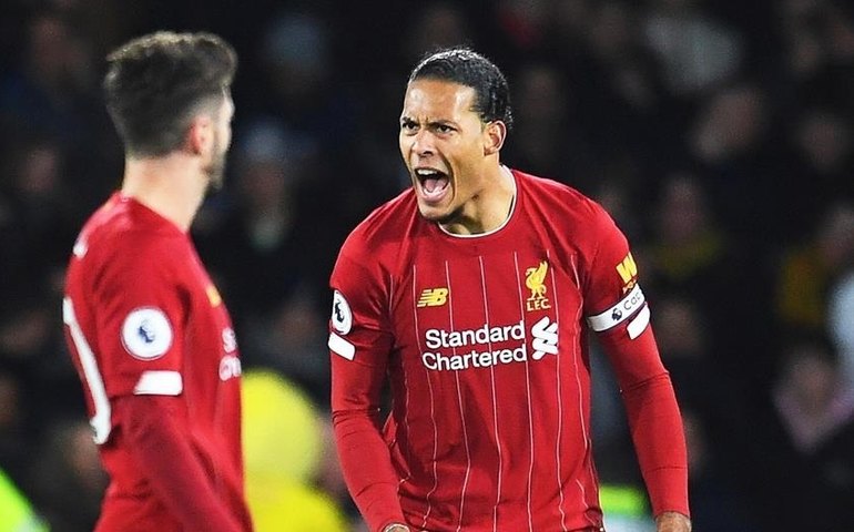 Sem brilho de brasileiros, Liverpool tropeça em sua estreia no Campeonato Inglês