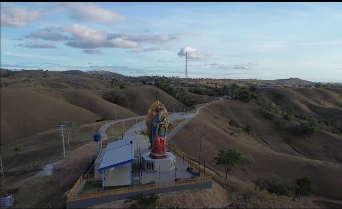 Imagem de Nossa Senhora do Perpétuo Socorro fica no alto do município com vista para toda a cidade