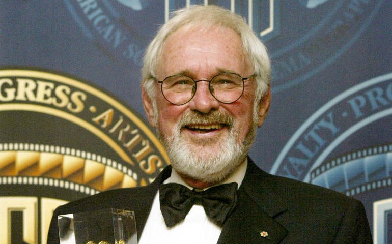 Diretor de sucessos como 'Feitiço da lua' morre aos 97 anos